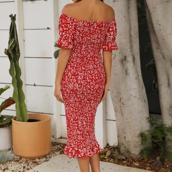 Off the shoulder red floral print midi dress - Picture 2 of 2